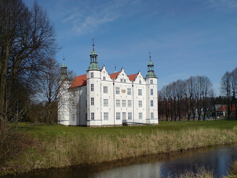 Terrassendach-Fachbetriebe in Ahrensburg: Schloss – Foto: PodracerHH Terrassendach-Fachbetriebe in Ahrensburg: Schloss