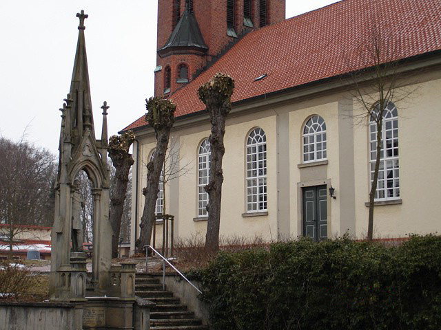 Terrassendach-Fachbetriebe in Bad Fallingbostel: Denkmal – Foto: Wikimedia-Autor Terrassendach-Fachbetriebe in Bad Fallingbostel: Denkmal