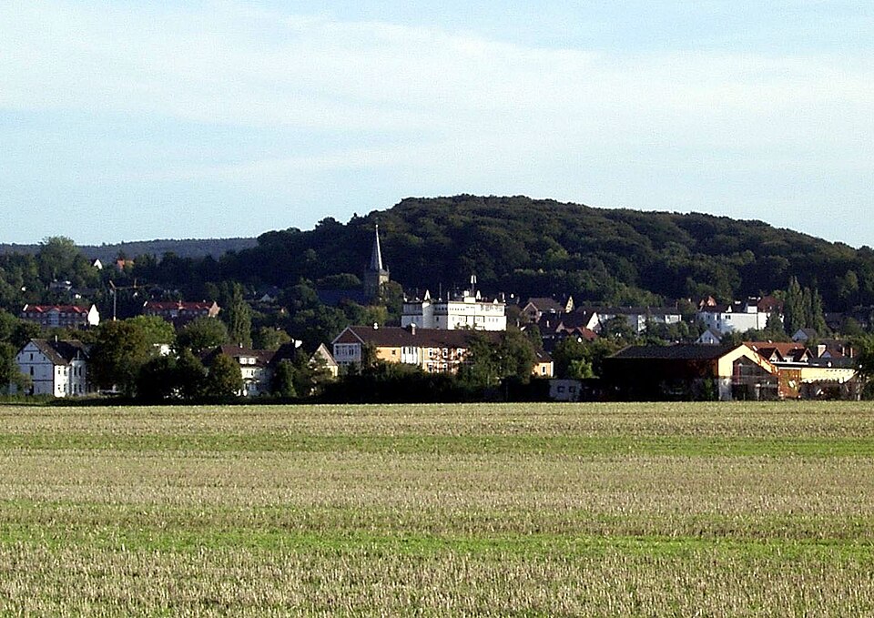 Terrassendach-Fachbetriebe in Bad Nenndorf: Stadtansicht – Foto: Tortuosa at German Wikipedia Terrassendach-Fachbetriebe in Bad Nenndorf: Stadtansicht