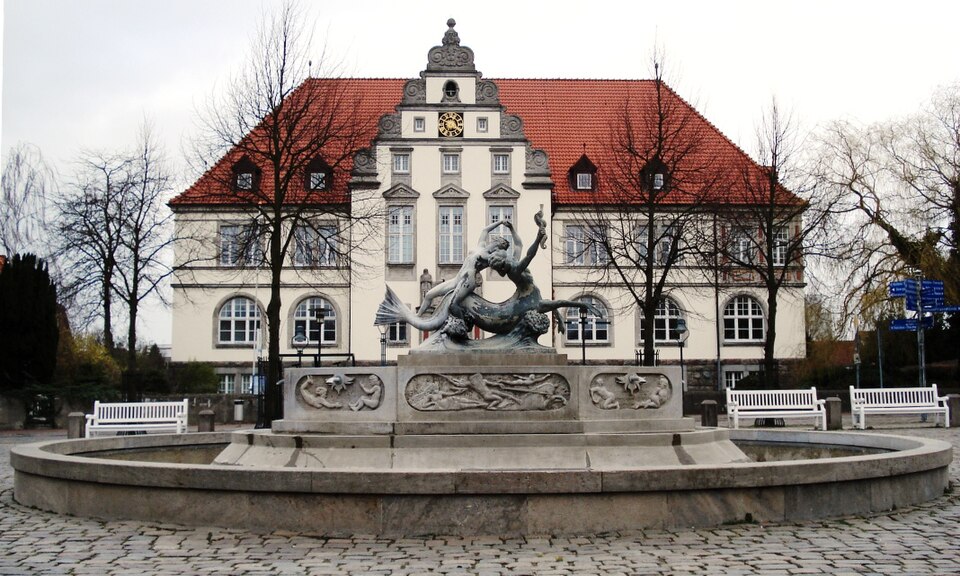 Terrassendach-Fachbetriebe in Bad Schwartau: Bad- Brunnen – Foto: Genet Terrassendach-Fachbetriebe in Bad Schwartau: Bad- Brunnen