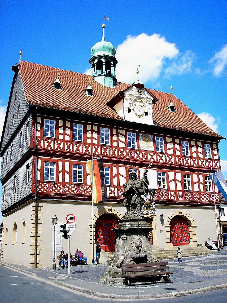 Terrassendach-Fachbetriebe in Bad Staffelstein: Rathaus – Foto: Michael Sander Terrassendach-Fachbetriebe in Bad Staffelstein: Rathaus