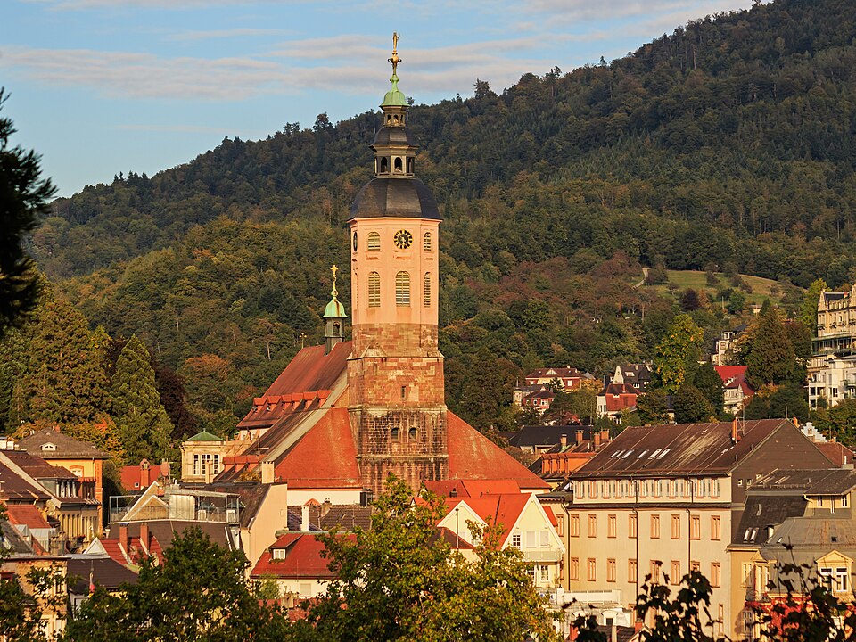 Terrassendach-Fachbetriebe in Baden-Baden: Stiftskirche – Foto: A.Savin Terrassendach-Fachbetriebe in Baden-Baden: Stiftskirche