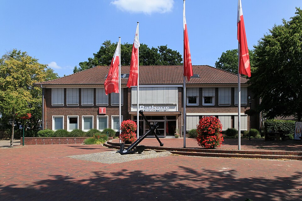Terrassendach-Fachbetriebe in Barßel: Theodor-Klinker-Platz + Rathaus – Foto: Frank Vincentz Terrassendach-Fachbetriebe in Barßel: Theodor-Klinker-Platz + Rathaus