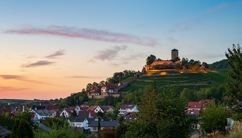 Terrassendach-Fachbetriebe in Beilstein: Burg Hohenbeilstein und Unteres Schloss, Ansicht vom – Foto: Roman Eisele Terrassendach-Fachbetriebe in Beilstein: Burg Hohenbeilstein und Unteres Schloss, Ansicht vom