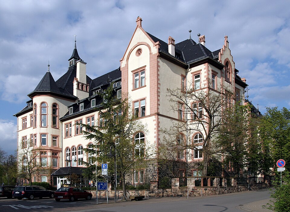 Terrassendach-Fachbetriebe in Bensheim: Rathaus – Foto: Kuebi = Armin Kübelbeck Terrassendach-Fachbetriebe in Bensheim: Rathaus