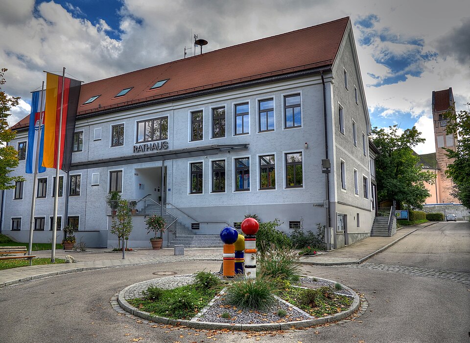 Terrassendach-Fachbetriebe in Bergkirchen: Rathaus – Foto: Richard Huber Terrassendach-Fachbetriebe in Bergkirchen: Rathaus