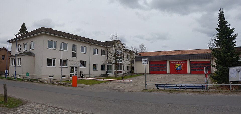 Terrassendach-Fachbetriebe in Bestensee: Rathaus – Foto: Hans G. Oberlack Terrassendach-Fachbetriebe in Bestensee: Rathaus