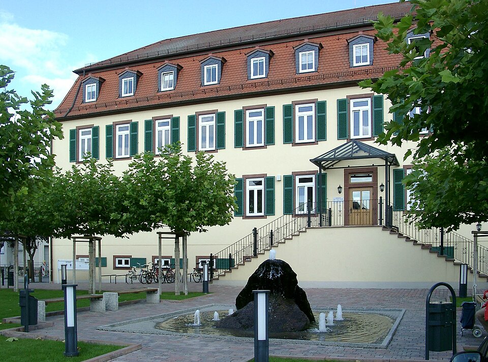 Terrassendach-Fachbetriebe in Bickenbach: Rathaus – Foto: Rudolf Stricker Terrassendach-Fachbetriebe in Bickenbach: Rathaus