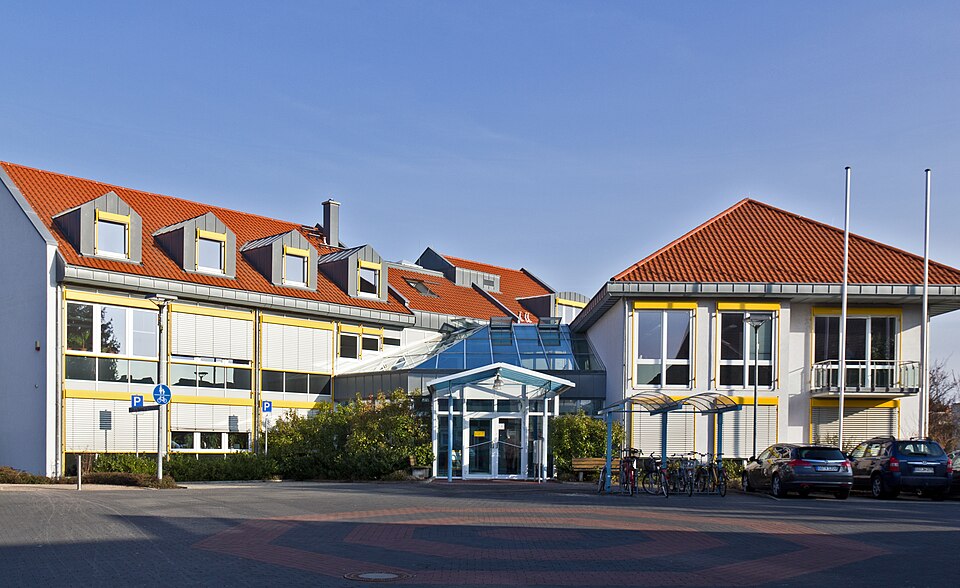 Terrassendach-Fachbetriebe in Biebesheim: Rathaus – Foto: Rudolf Stricker Terrassendach-Fachbetriebe in Biebesheim: Rathaus