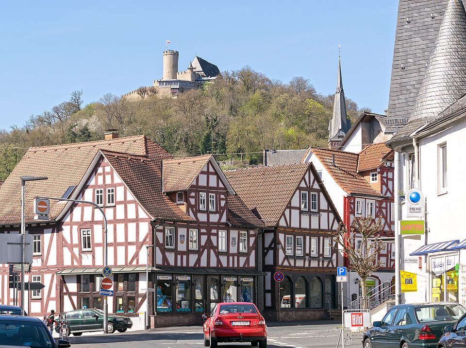 Terrassendach-Fachbetriebe in Biedenkopf: Mit Schloss