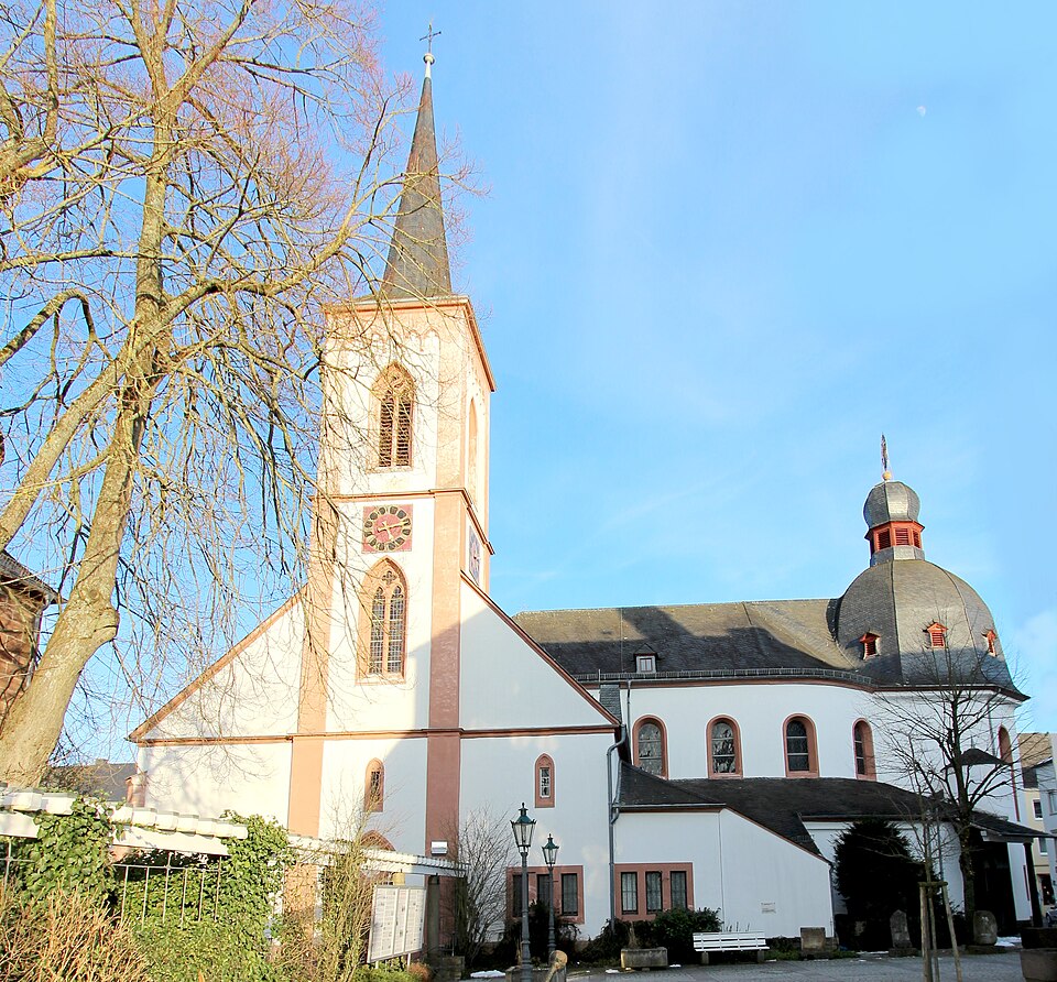 Terrassendach-Fachbetriebe in Bitburg: Katholische Pfarrkirche – Foto: Colling-architektur Terrassendach-Fachbetriebe in Bitburg: Katholische Pfarrkirche