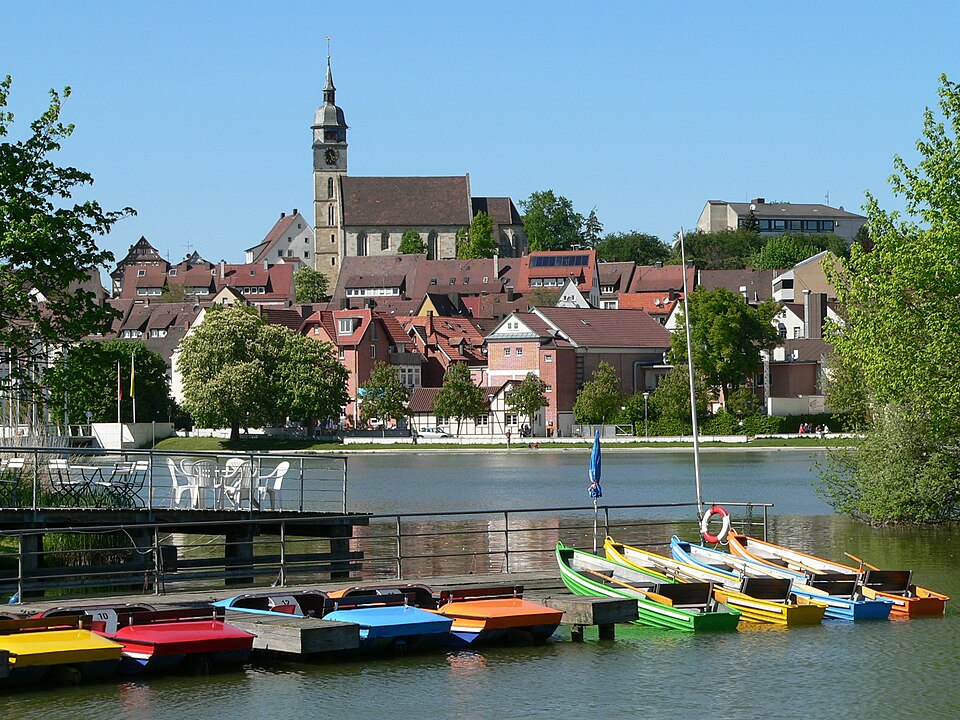 Terrassendach-Fachbetriebe in Böblingen: Oberer-see stadtkirche – Foto: JuergenG Terrassendach-Fachbetriebe in Böblingen: Oberer-see stadtkirche