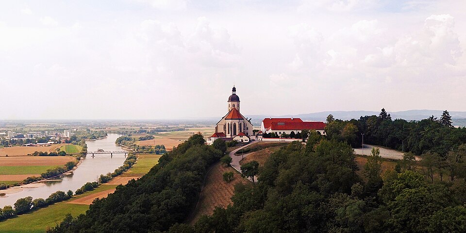 Terrassendach-Fachbetriebe in Bogen: Bogenberg Wallfahrtskirche