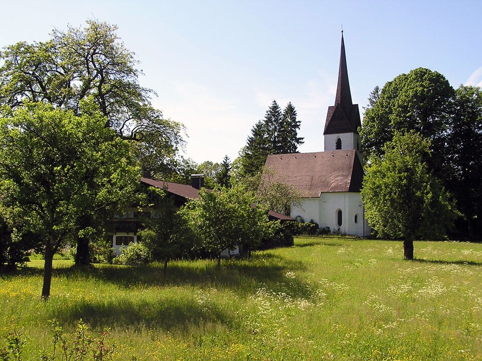 Terrassendach-Fachbetriebe in Brannenburg: Degerndorf, Brannenburger Ägidiuskirche – Foto: Mostpatiently Terrassendach-Fachbetriebe in Brannenburg: Degerndorf, Brannenburger Ägidiuskirche