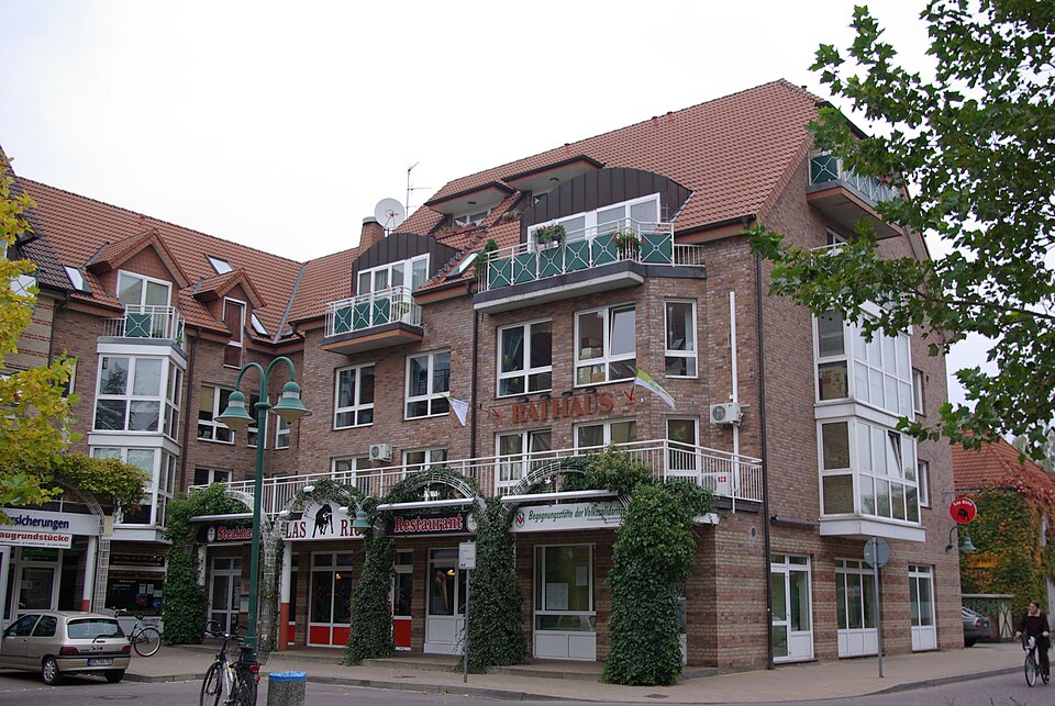Terrassendach-Fachbetriebe in Brieselang: Rathaus – Foto: Clemensfranz Terrassendach-Fachbetriebe in Brieselang: Rathaus