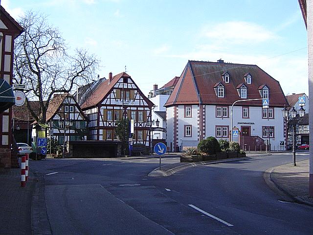 Terrassendach-Fachbetriebe in Bruchköbel: Marktplatz – Foto: Wolf - Dieter Neumann Terrassendach-Fachbetriebe in Bruchköbel: Marktplatz