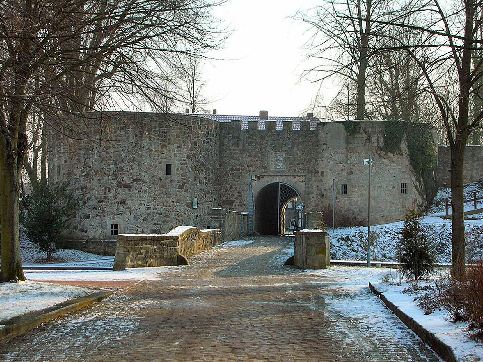 Terrassendach-Fachbetriebe in Coppenbrügge: Burg – Foto: Perry210174 Terrassendach-Fachbetriebe in Coppenbrügge: Burg