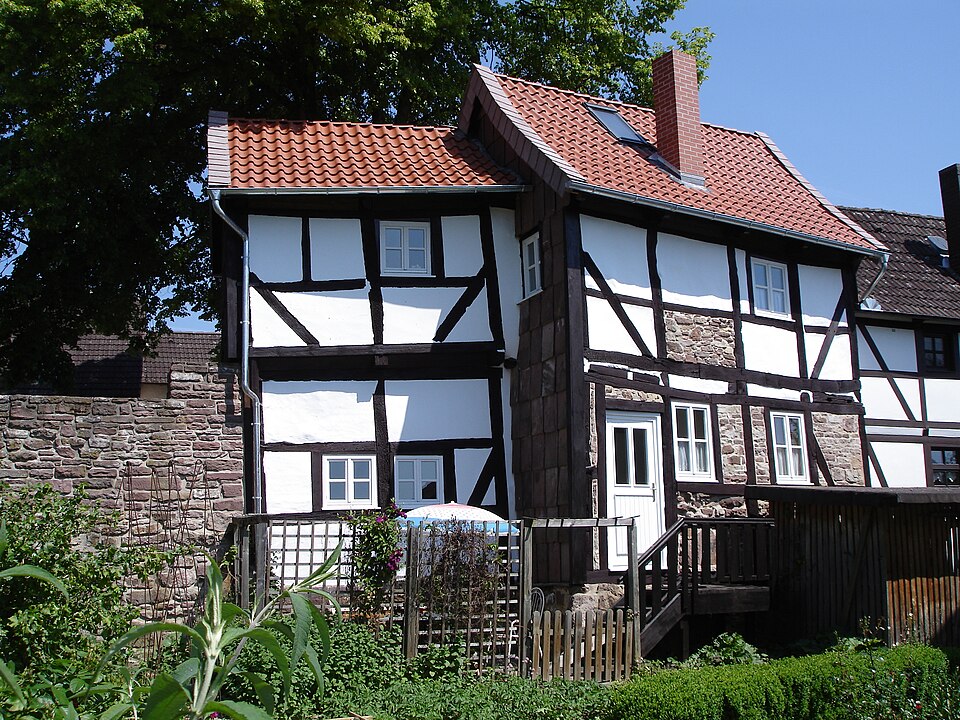 Terrassendach-Fachbetriebe in Dassel: Ehemaliger Turm in der Stadtmauer – Foto: DRagnitz Terrassendach-Fachbetriebe in Dassel: Ehemaliger Turm in der Stadtmauer