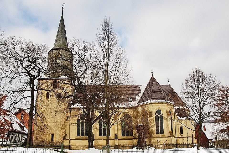 Terrassendach-Fachbetriebe in Delligsen: St. Georgs-Kirche – Foto: losch Terrassendach-Fachbetriebe in Delligsen: St. Georgs-Kirche