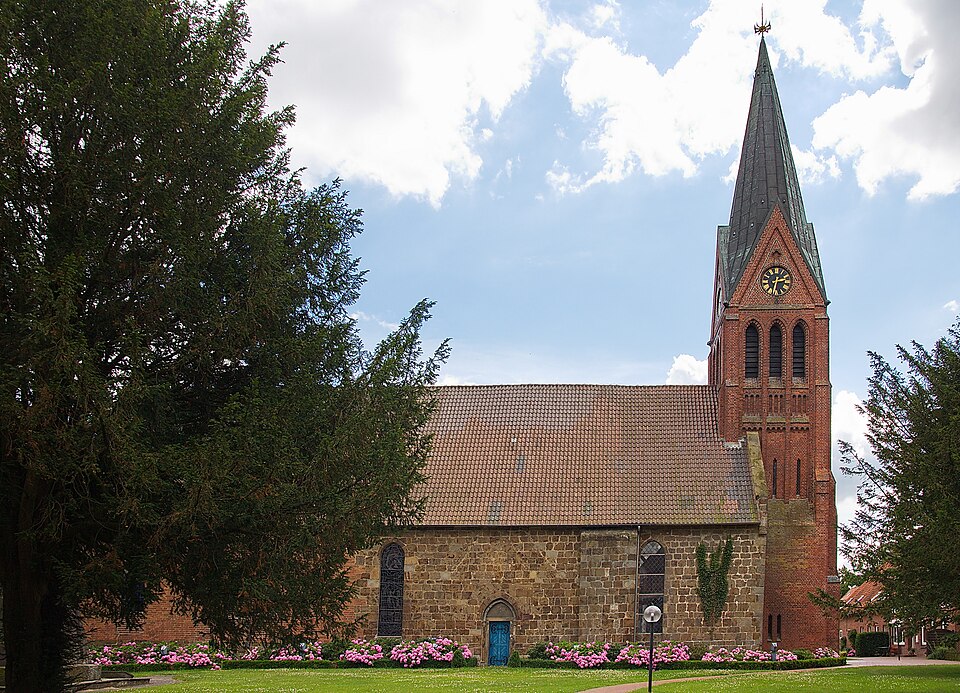 Terrassendach-Fachbetriebe in Dörverden: St. Cosmae und Damiani-Kirche – Foto: losch Terrassendach-Fachbetriebe in Dörverden: St. Cosmae und Damiani-Kirche