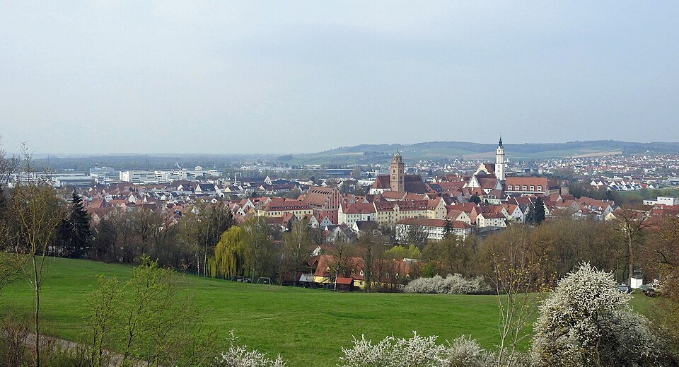 Terrassendach-Fachbetriebe in Donauwörth: Stadtansicht – Foto: Flodur63 Terrassendach-Fachbetriebe in Donauwörth: Stadtansicht