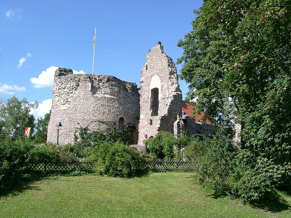 Terrassendach-Fachbetriebe in Dreieich: Dreieichenhain Burg – Foto: Rudolf Stricker Terrassendach-Fachbetriebe in Dreieich: Dreieichenhain Burg