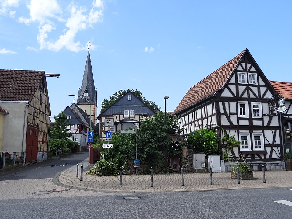 Terrassendach-Fachbetriebe in Echzell: Evangelische Kirche – Foto: Cherubino Terrassendach-Fachbetriebe in Echzell: Evangelische Kirche