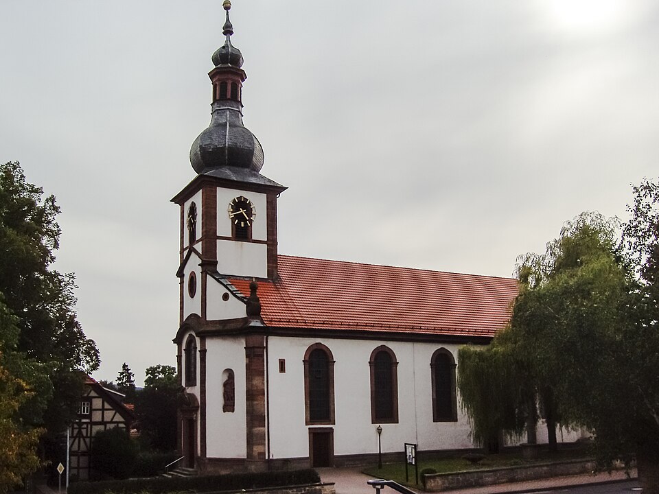 Terrassendach-Fachbetriebe in Eiterfeld: Katholische St.-Georgs-Kirche