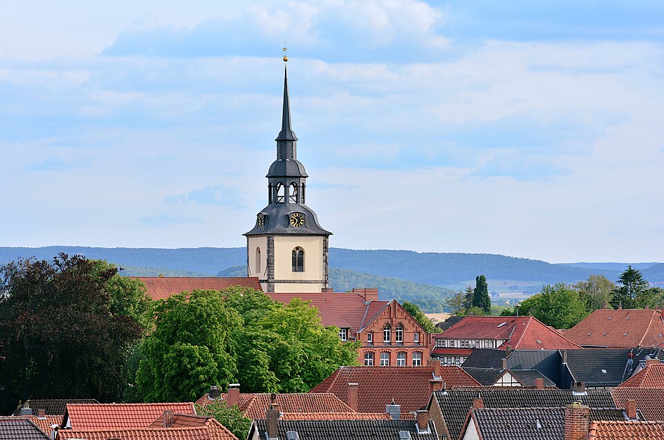 Terrassendach-Fachbetriebe in Elze: Stadtansicht mit Peter und Paul Kirche – Foto: Phiarc Terrassendach-Fachbetriebe in Elze: Stadtansicht mit Peter und Paul Kirche