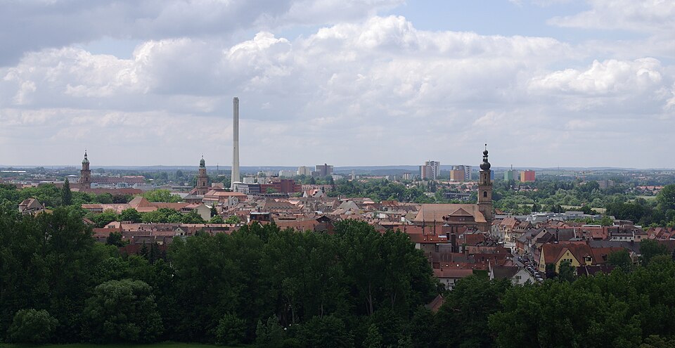 Terrassendach-Fachbetriebe in Erlangen: Blick vom Burgberg auf die Innenstadt – Foto: Janericloebe Terrassendach-Fachbetriebe in Erlangen: Blick vom Burgberg auf die Innenstadt