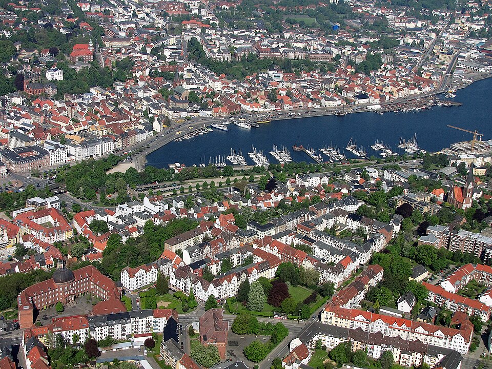 Terrassendach-Fachbetriebe in Flensburg: Luftbild Schleswig-Holstein Zentrum – Foto: Wolfgang Pehlemann Terrassendach-Fachbetriebe in Flensburg: Luftbild Schleswig-Holstein Zentrum