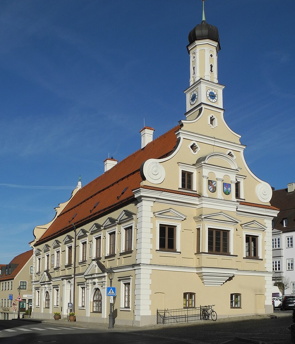 Terrassendach-Fachbetriebe in Friedberg: Rathaus – Foto: Franzfoto Terrassendach-Fachbetriebe in Friedberg: Rathaus