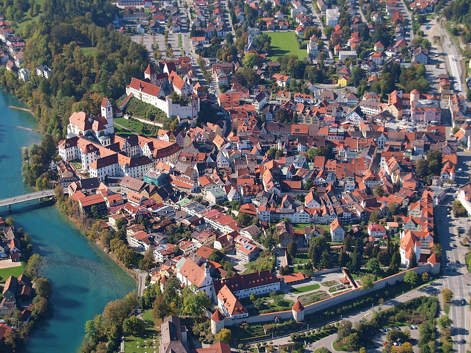Terrassendach-Fachbetriebe in Füssen: Stadtansicht – Foto: Wolkenkratzer Terrassendach-Fachbetriebe in Füssen: Stadtansicht