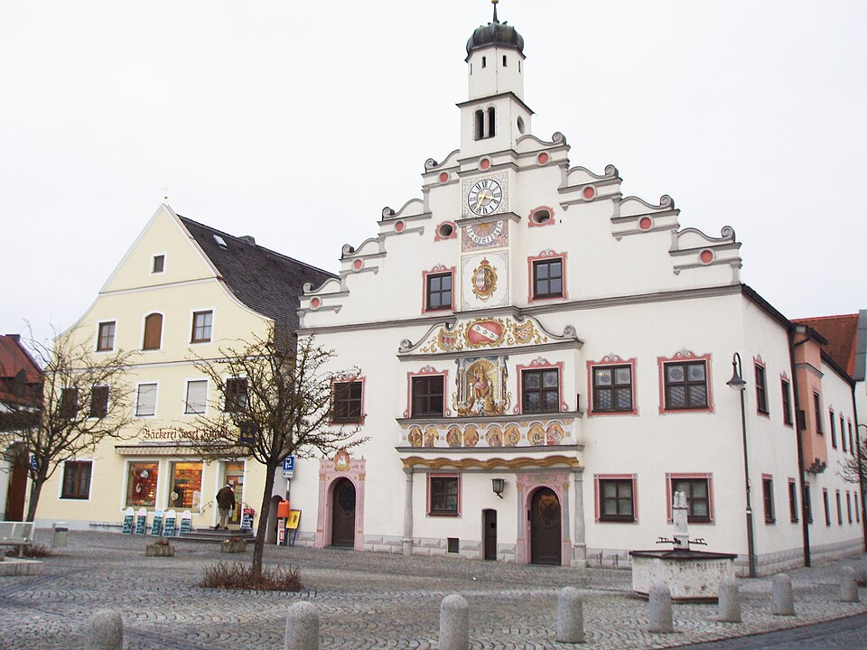 Terrassendach-Fachbetriebe in Gaimersheim: Landkreis Eichstätt Rathaus – Foto: Rensi Terrassendach-Fachbetriebe in Gaimersheim: Landkreis Eichstätt Rathaus