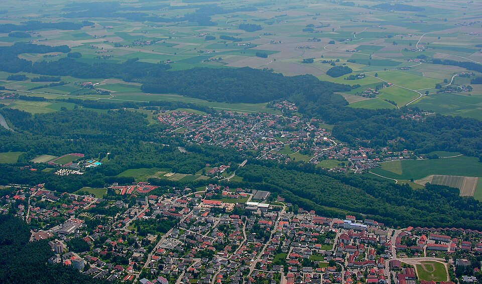 Terrassendach-Fachbetriebe in Garching an der Alz: Stadtansicht – Foto: Hansueli Krapf Terrassendach-Fachbetriebe in Garching an der Alz: Stadtansicht
