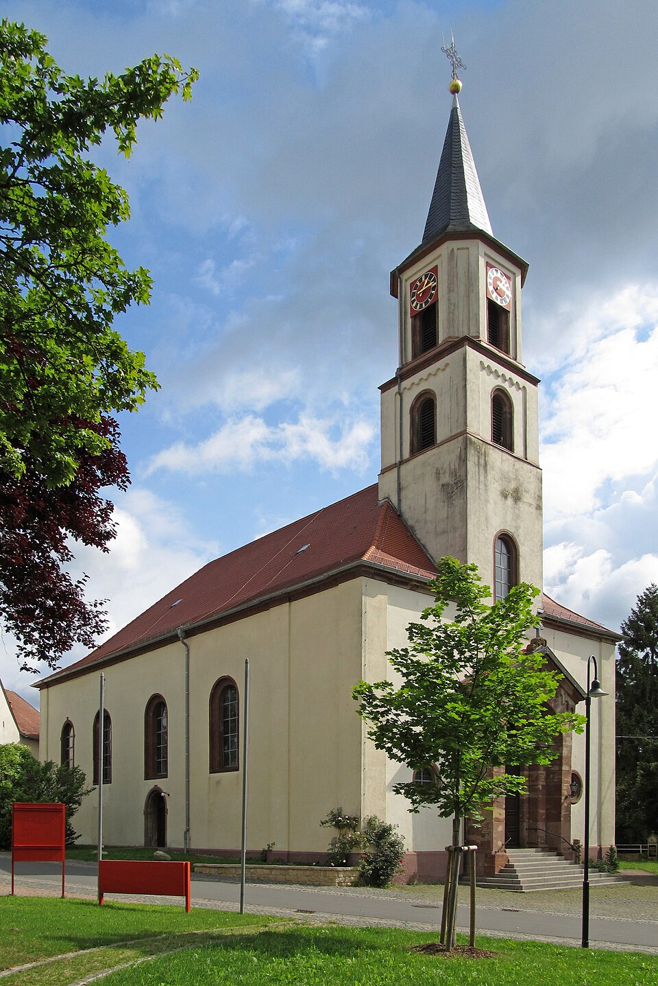 Terrassendach-Fachbetriebe in Gersheim: Pfarrkirche – Foto: atreyu Terrassendach-Fachbetriebe in Gersheim: Pfarrkirche