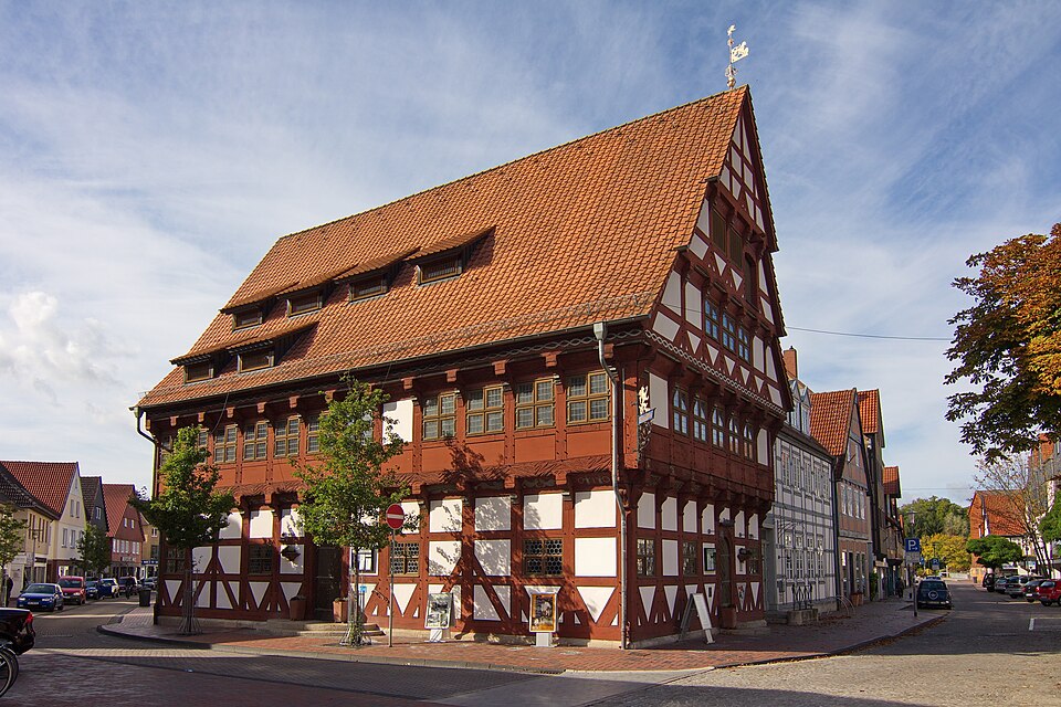 Terrassendach-Fachbetriebe in Gifhorn: Altes Rathaus – Foto: Losch Terrassendach-Fachbetriebe in Gifhorn: Altes Rathaus