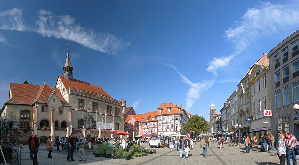 Terrassendach-Fachbetriebe in Göttingen: Marktplatz – Foto: Daniel Schwen Terrassendach-Fachbetriebe in Göttingen: Marktplatz