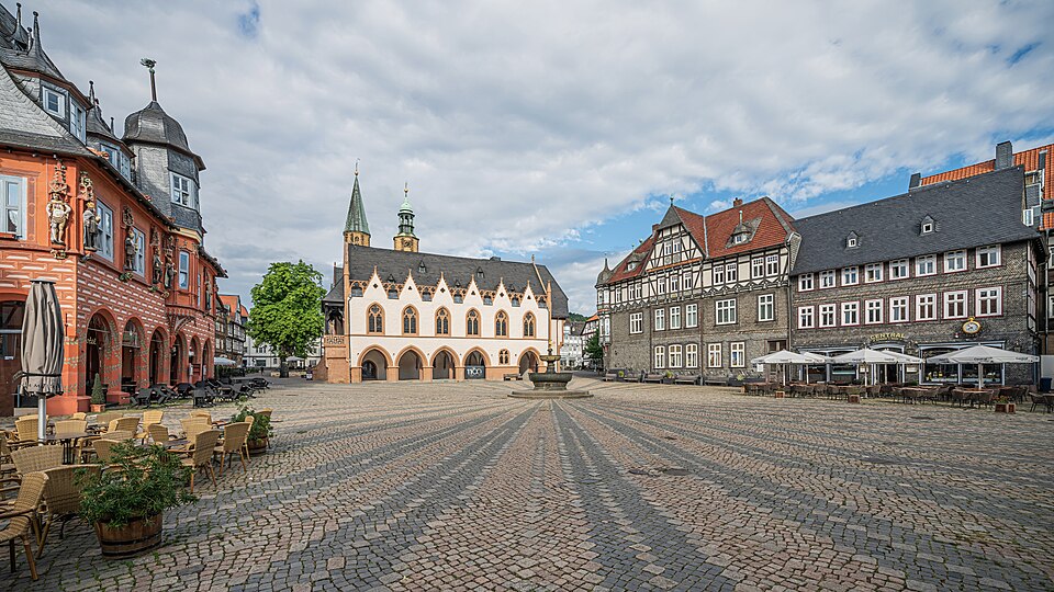 Terrassendach-Fachbetriebe in Goslar: Rathaus – Foto: A.Savin Terrassendach-Fachbetriebe in Goslar: Rathaus