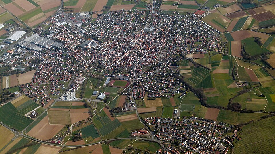 Terrassendach-Fachbetriebe in Großostheim: Stadtansicht – Foto: Dr. Bernd Gross Terrassendach-Fachbetriebe in Großostheim: Stadtansicht