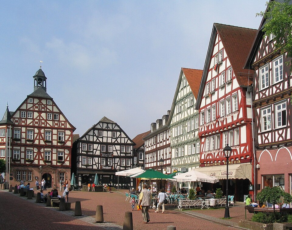 Terrassendach-Fachbetriebe in Grünberg: Markt – Foto: Dirk Ingo Franke Terrassendach-Fachbetriebe in Grünberg: Markt