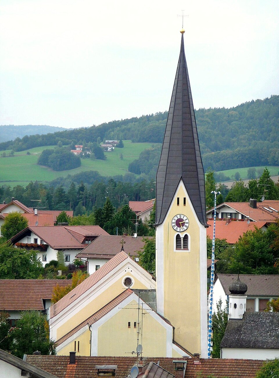 Terrassendach-Fachbetriebe in Haibach: Kirche – Foto: Konrad Lackerbeck Terrassendach-Fachbetriebe in Haibach: Kirche
