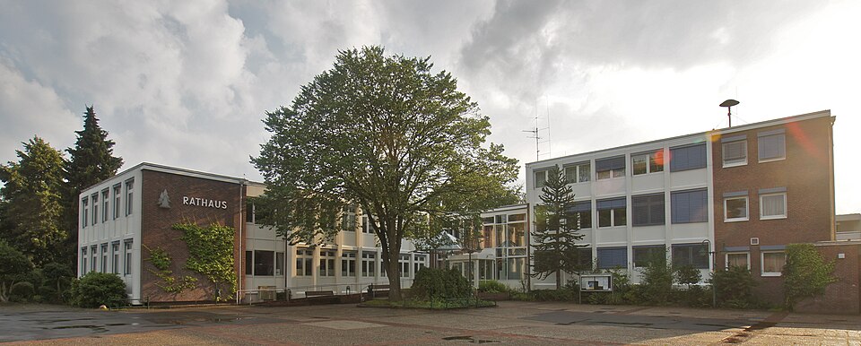 Terrassendach-Fachbetriebe in Halstenbek: Rathaus – Foto: flamenc Terrassendach-Fachbetriebe in Halstenbek: Rathaus