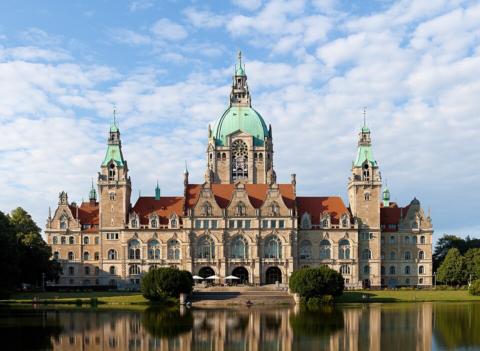 Terrassendach-Fachbetriebe in Hannover: Neues Rathaus – Foto: Thomas Wolf Terrassendach-Fachbetriebe in Hannover: Neues Rathaus