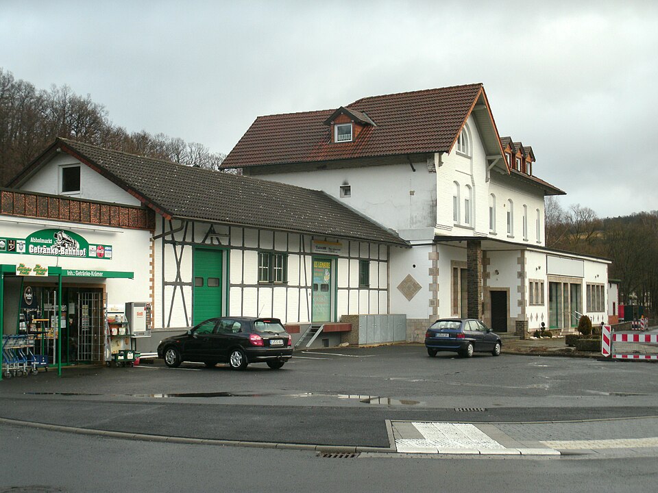 Terrassendach-Fachbetriebe in Hellenthal: Bahnhof