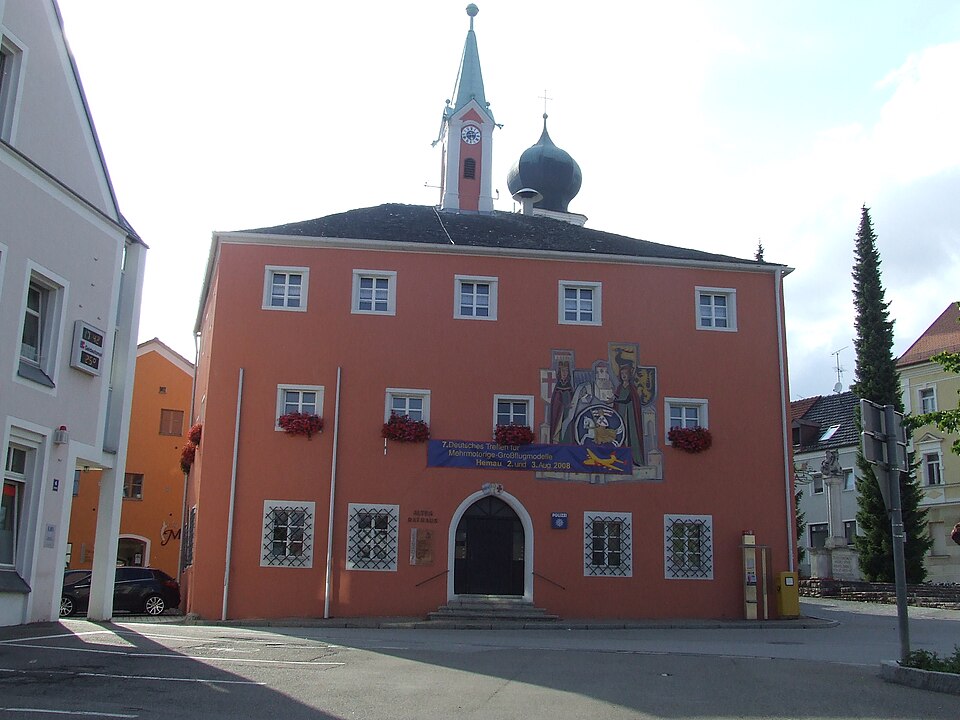 Terrassendach-Fachbetriebe in Hemau: Oberpfalz, altes Rathaus – Foto: DALIBRI Terrassendach-Fachbetriebe in Hemau: Oberpfalz, altes Rathaus