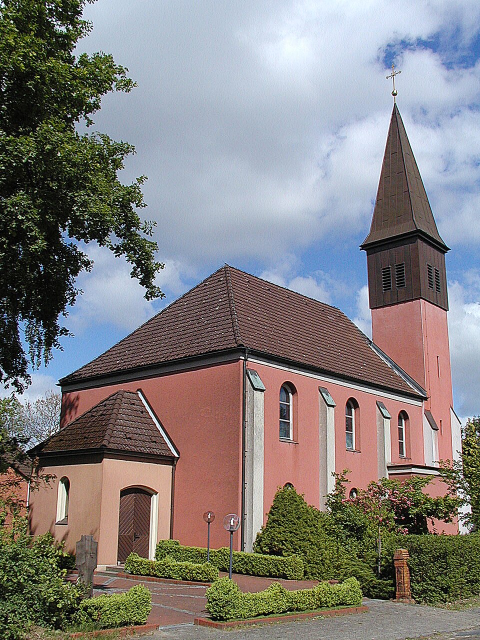 Terrassendach-Fachbetriebe in Hemmoor: Kirche – Foto: Ra Boe Terrassendach-Fachbetriebe in Hemmoor: Kirche