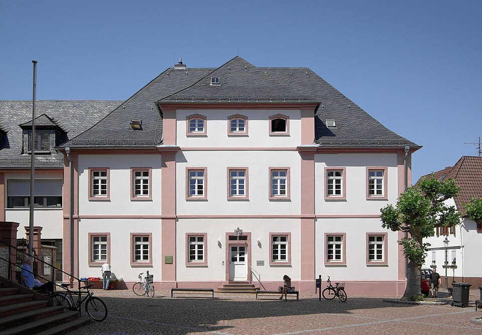 Terrassendach-Fachbetriebe in Heusenstamm: Stadtansicht – Foto: Berthold Werner Terrassendach-Fachbetriebe in Heusenstamm: Stadtansicht