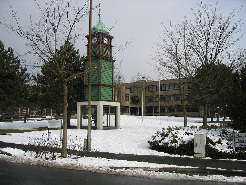 Terrassendach-Fachbetriebe in Hiddenhausen: Hiddenhausener Rathaus – Foto: Christoph F. Siekermann Terrassendach-Fachbetriebe in Hiddenhausen: Hiddenhausener Rathaus