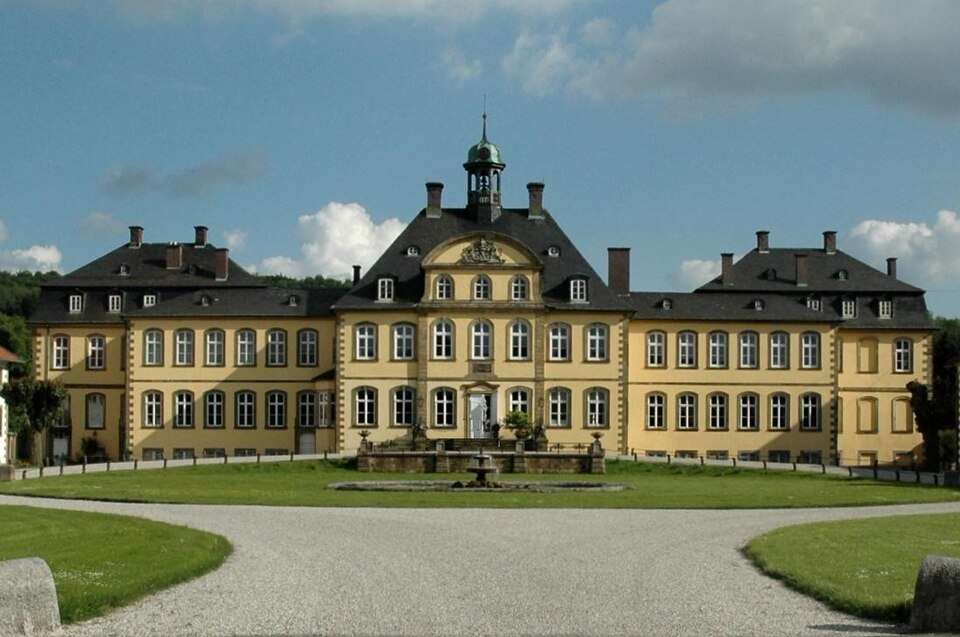 Terrassendach-Fachbetriebe in Holle: Schloss – Foto: Sir Gawain, retouche car: Rabanus Flavus Terrassendach-Fachbetriebe in Holle: Schloss